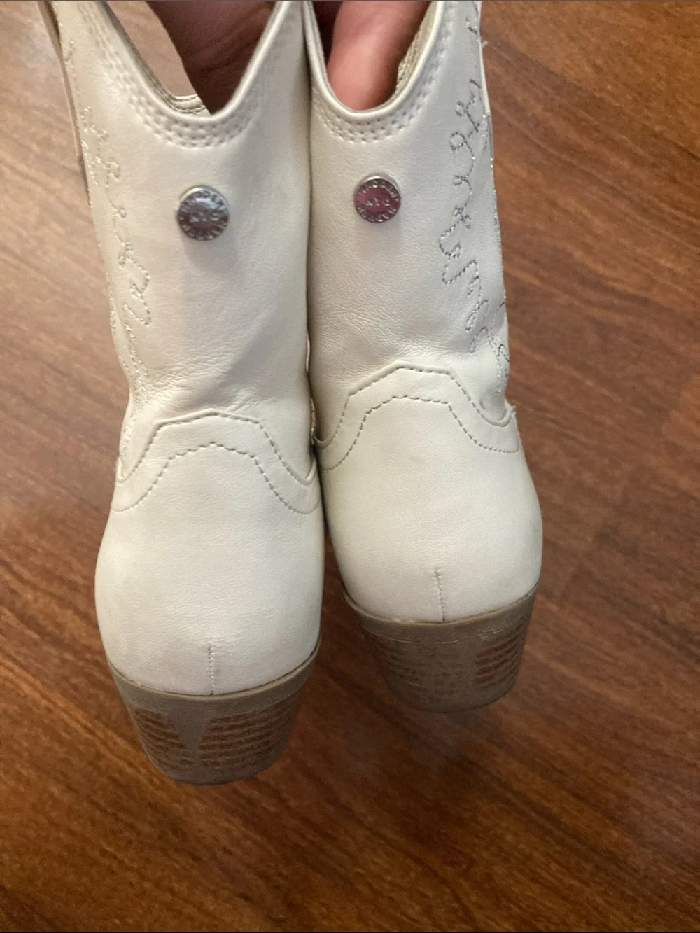 Madden NYC Cream Western Ankle BooEmbroidered Cowboy Boot Sz 2